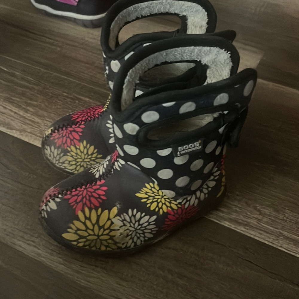 Bogs Toddler size 6